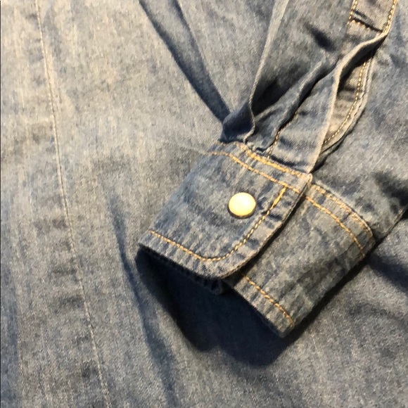 Blue Denim Snap Button down shirt sz S - Picture 3 of 4